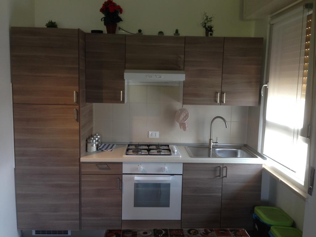סירמיונה Perla Del Lago Rent Apartments חדר תמונה