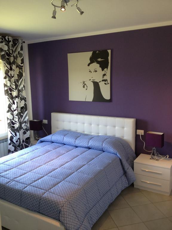 סירמיונה Perla Del Lago Rent Apartments מראה חיצוני תמונה