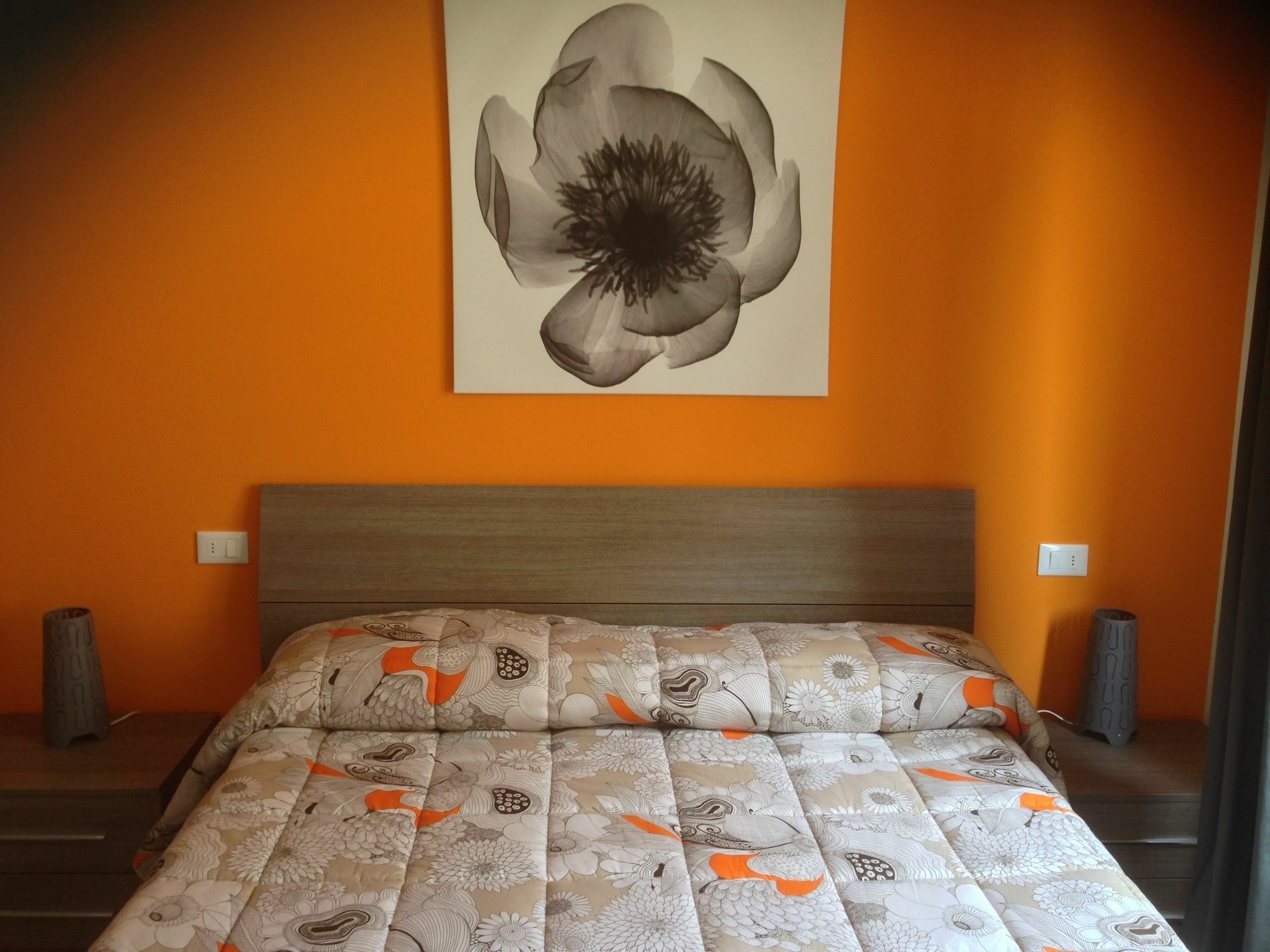 סירמיונה Perla Del Lago Rent Apartments מראה חיצוני תמונה